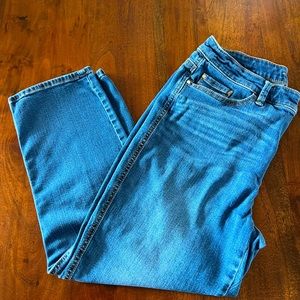 Chico’s Platinum Cropped Jeans Size .5 / Sz 8
